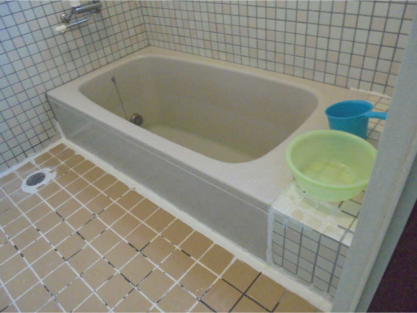 タイル→ユニットバスにリフォームし、非常に暖かく快適な浴室空間にのリフォーム前画像