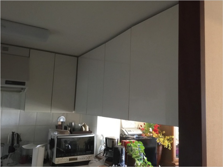 I型キッチンに変えて使いやすくキッチンが明るくなりました。のリフォーム前画像